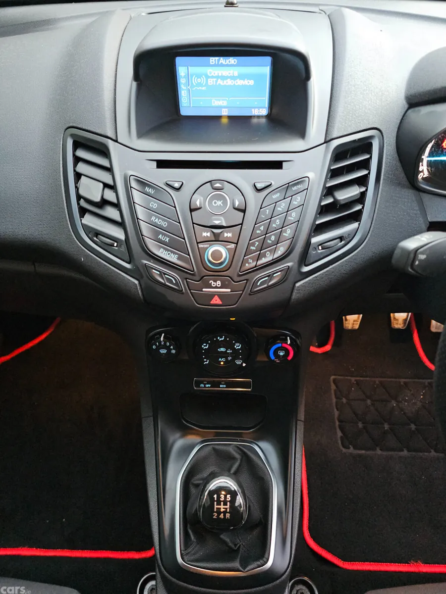 Ford Fiesta Hatchback, Petrol, 2017, Red
