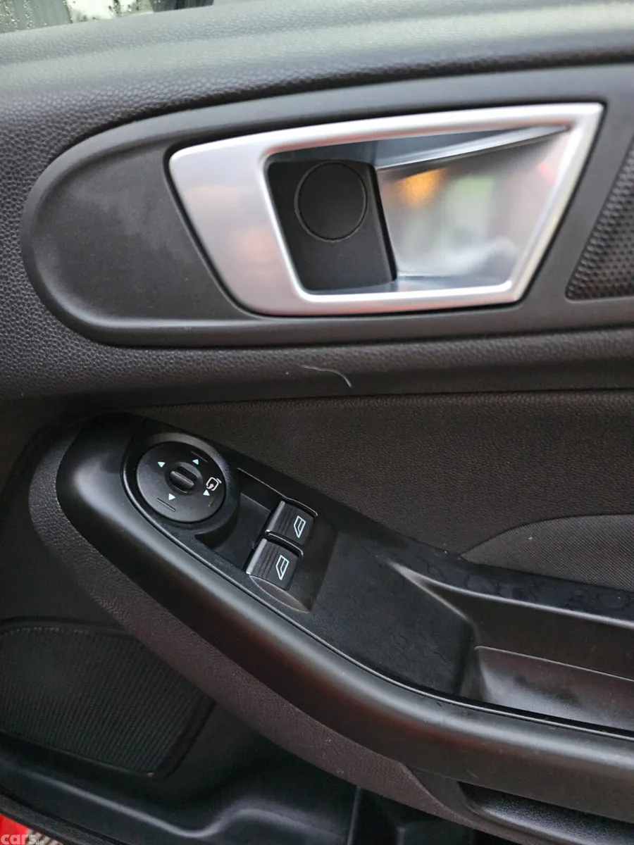 Ford Fiesta Hatchback, Petrol, 2017, Red