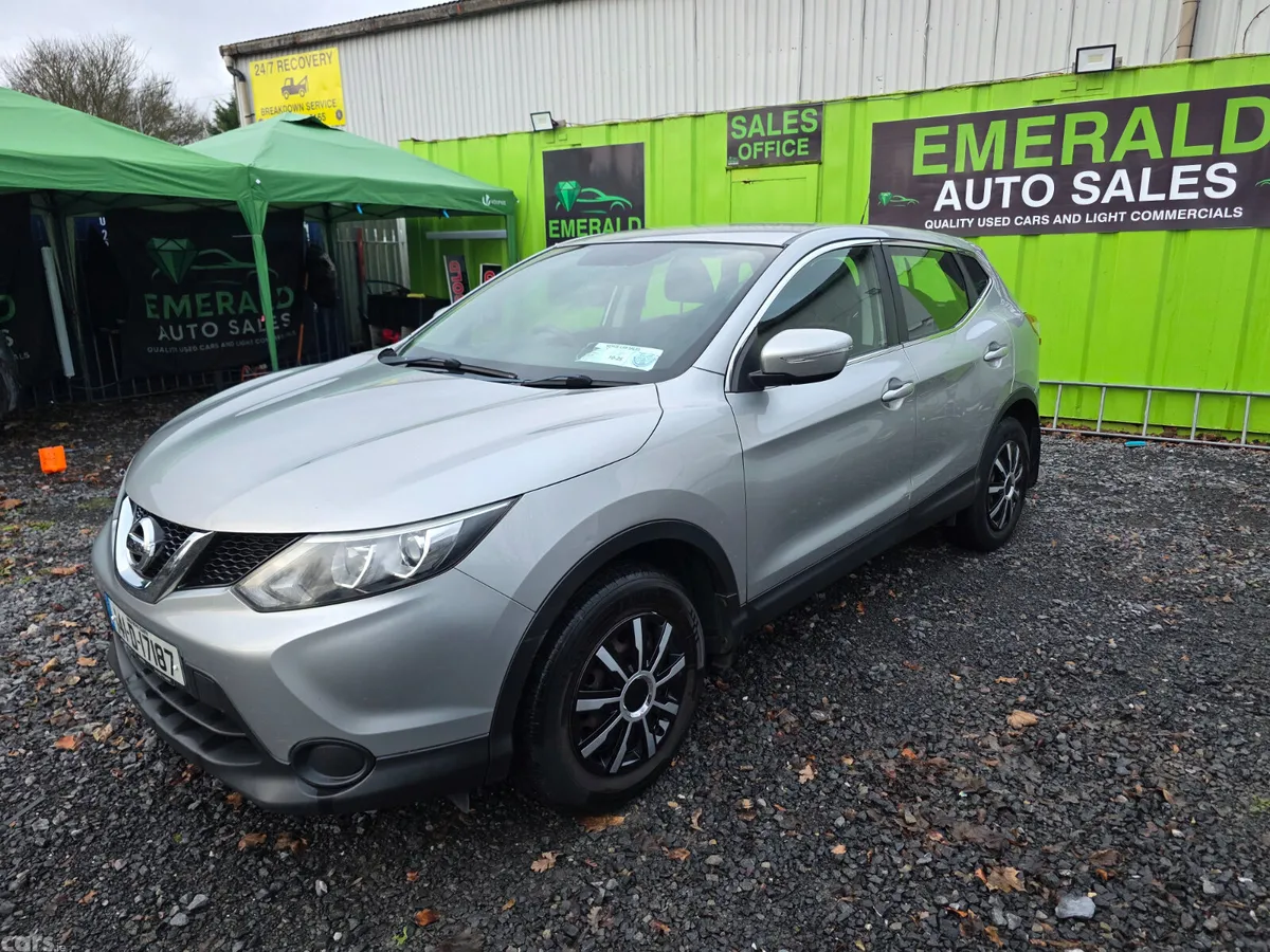 Nissan Qashqai Hatchback, Diesel, 2014, Silver