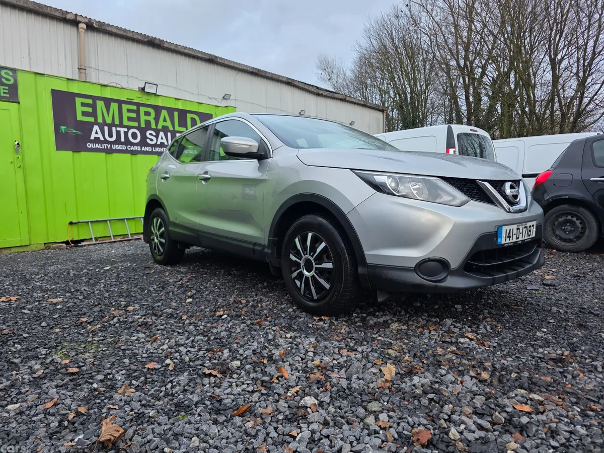 Nissan Qashqai Hatchback, Diesel, 2014, Silver