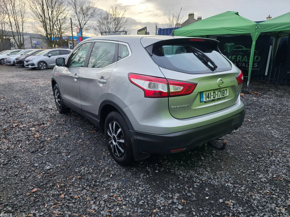 Nissan Qashqai Hatchback, Diesel, 2014, Silver