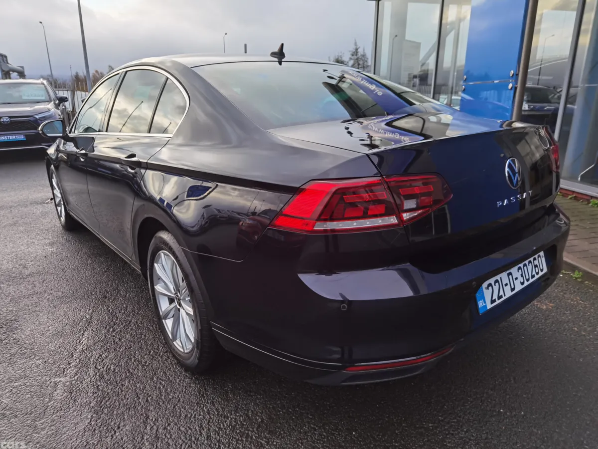 Volkswagen Passat Saloon, Diesel, 2022, Black