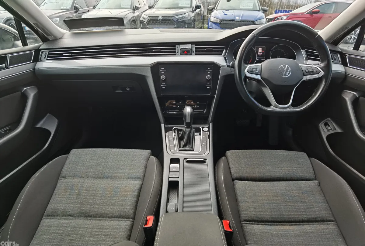 Volkswagen Passat Saloon, Diesel, 2022, Black