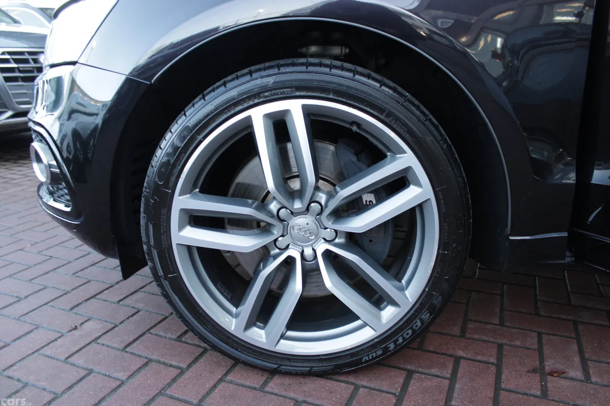 Audi SQ5 MPV, Petrol, 2015, Black
