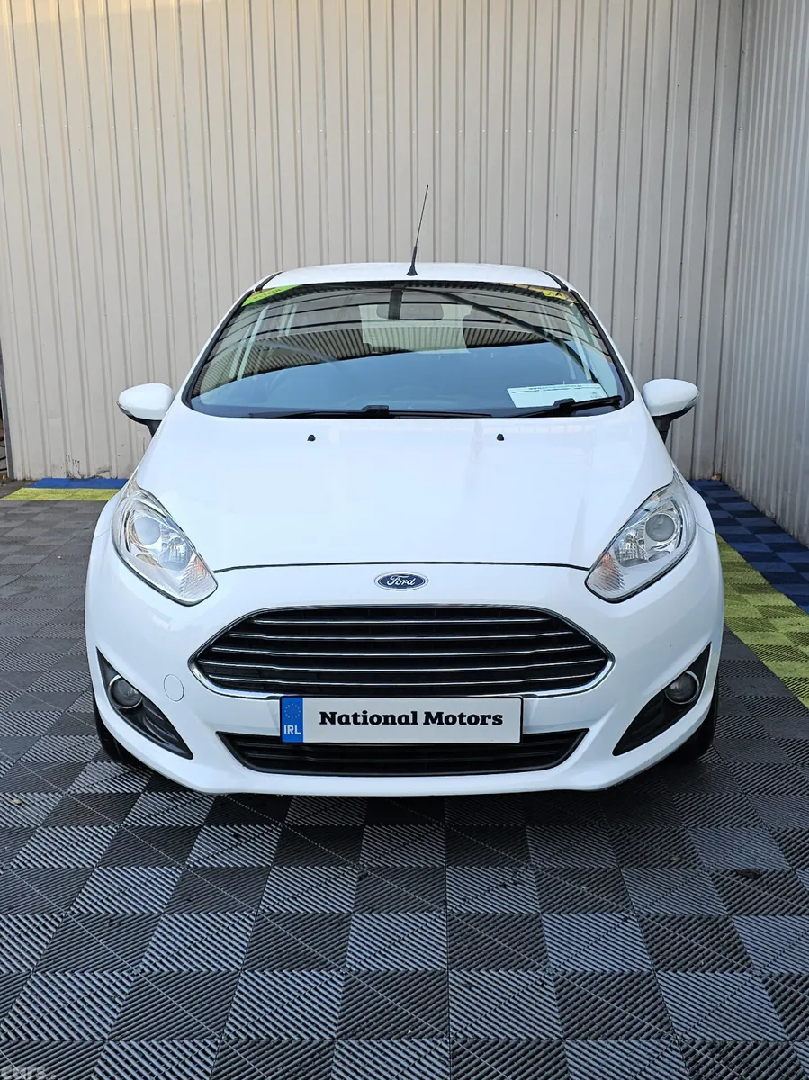 Ford Fiesta Hatchback, Petrol, 2014, White