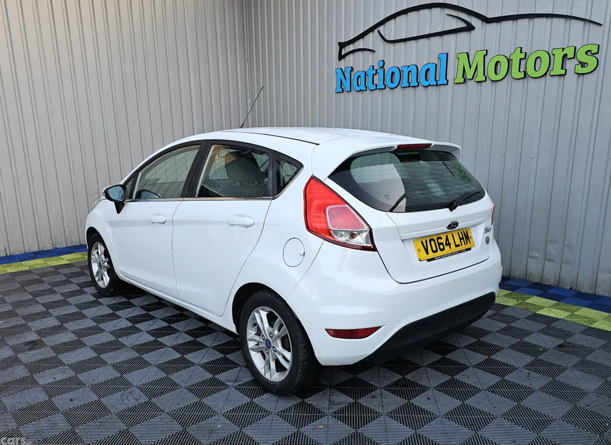 Ford Fiesta Hatchback, Petrol, 2014, White