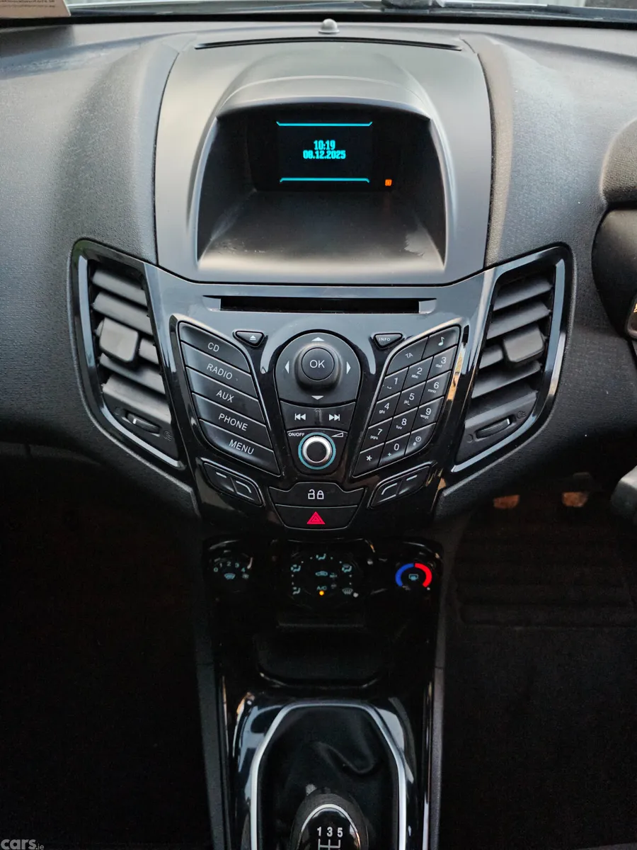 Ford Fiesta Hatchback, Petrol, 2014, White