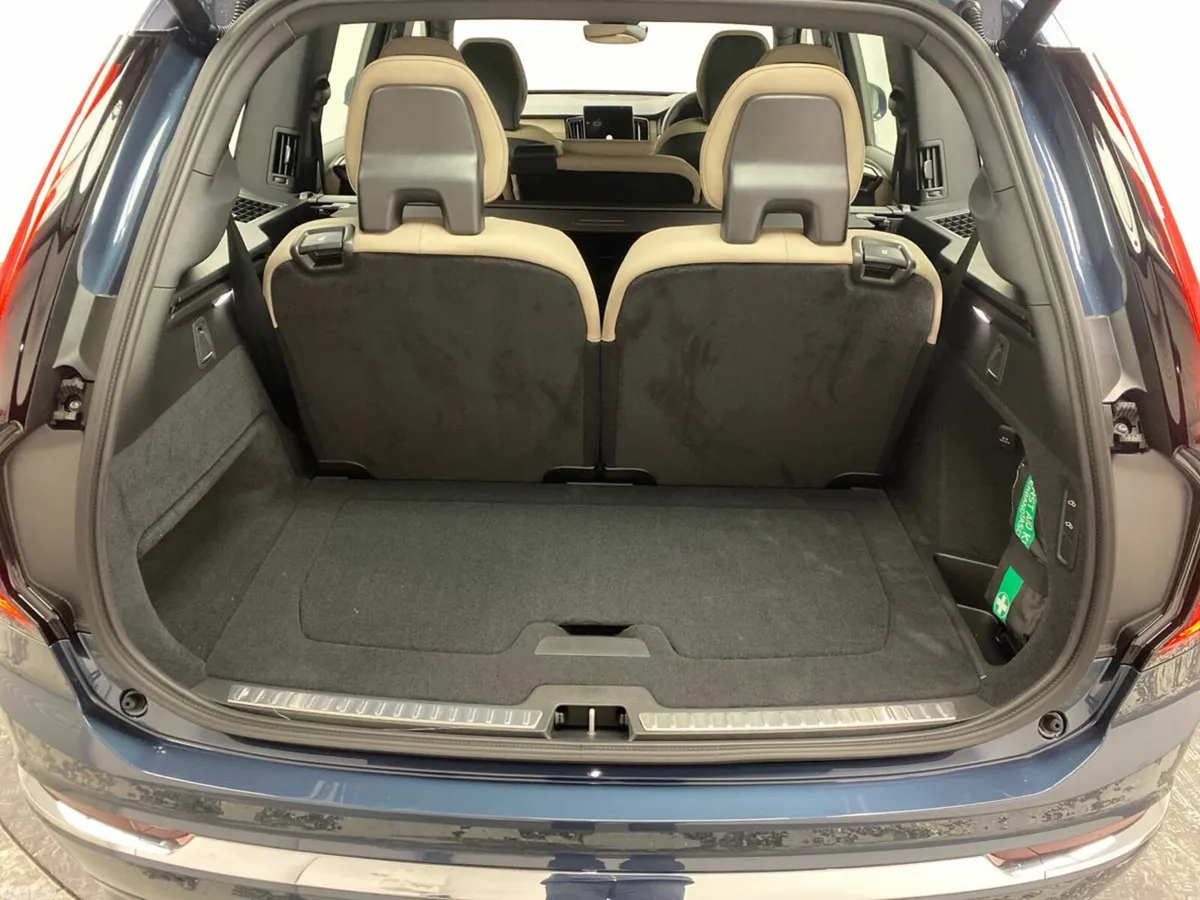 Volvo XC90 SUV, Petrol Plug-in Hybrid, 2026, Blue