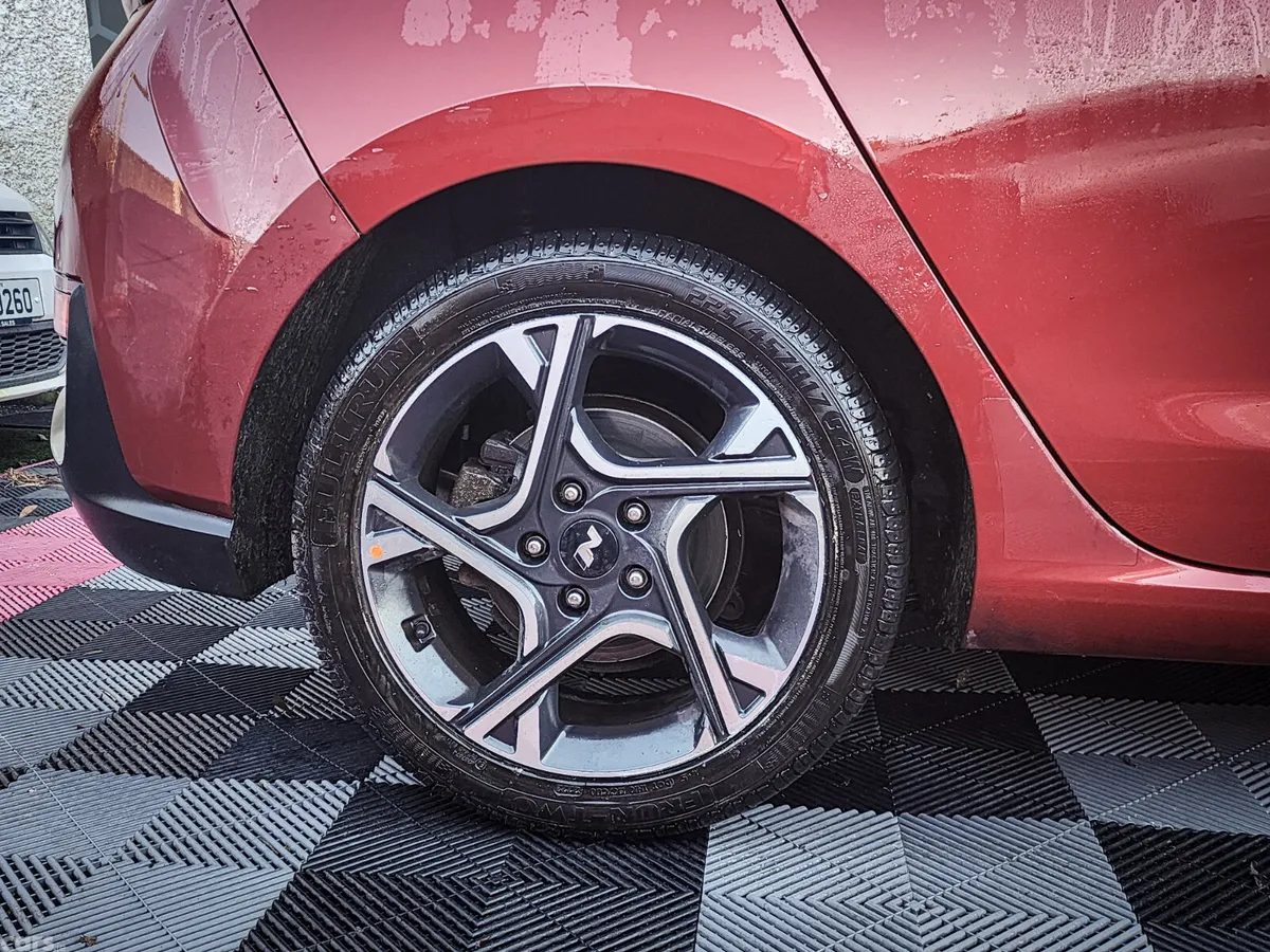 Hyundai i30 Hatchback, Petrol, 2022, Red
