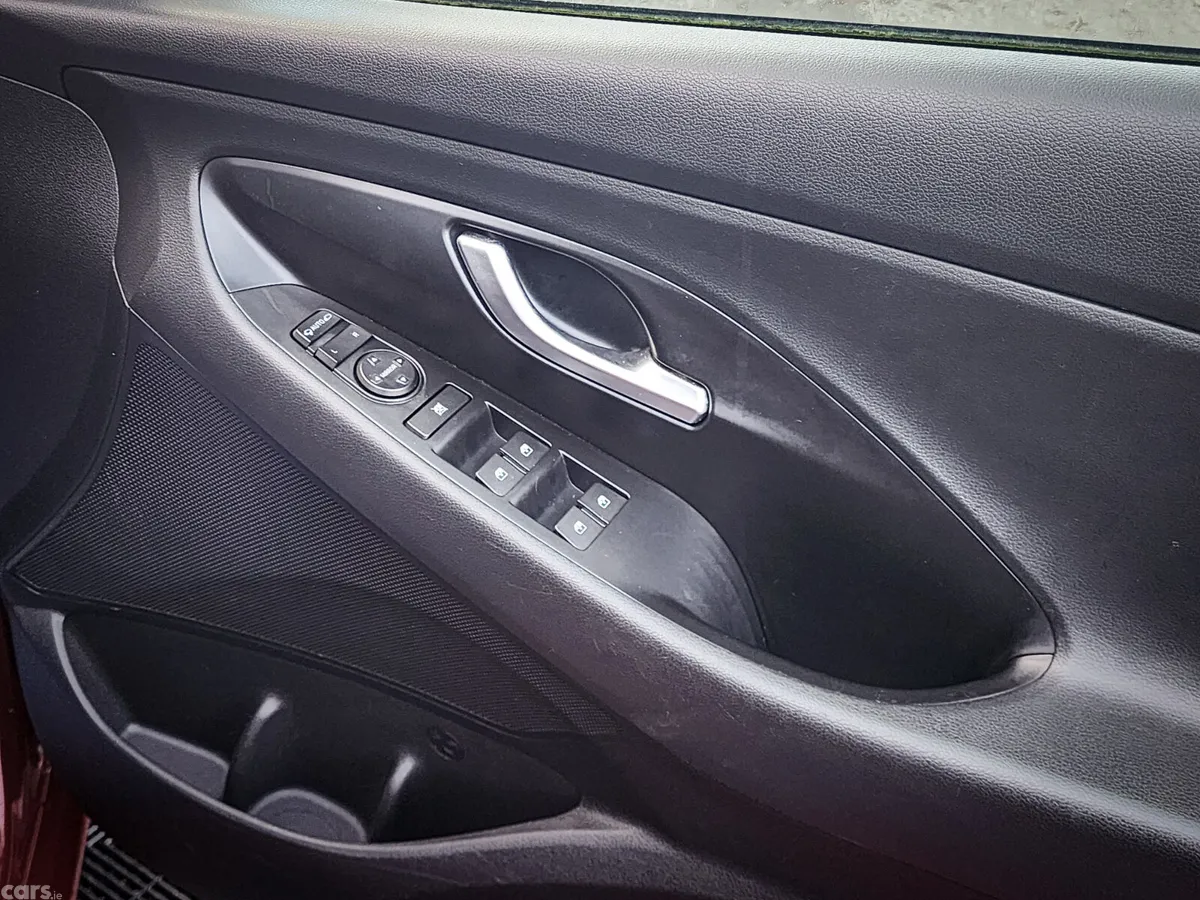 Hyundai i30 Hatchback, Petrol, 2022, Red