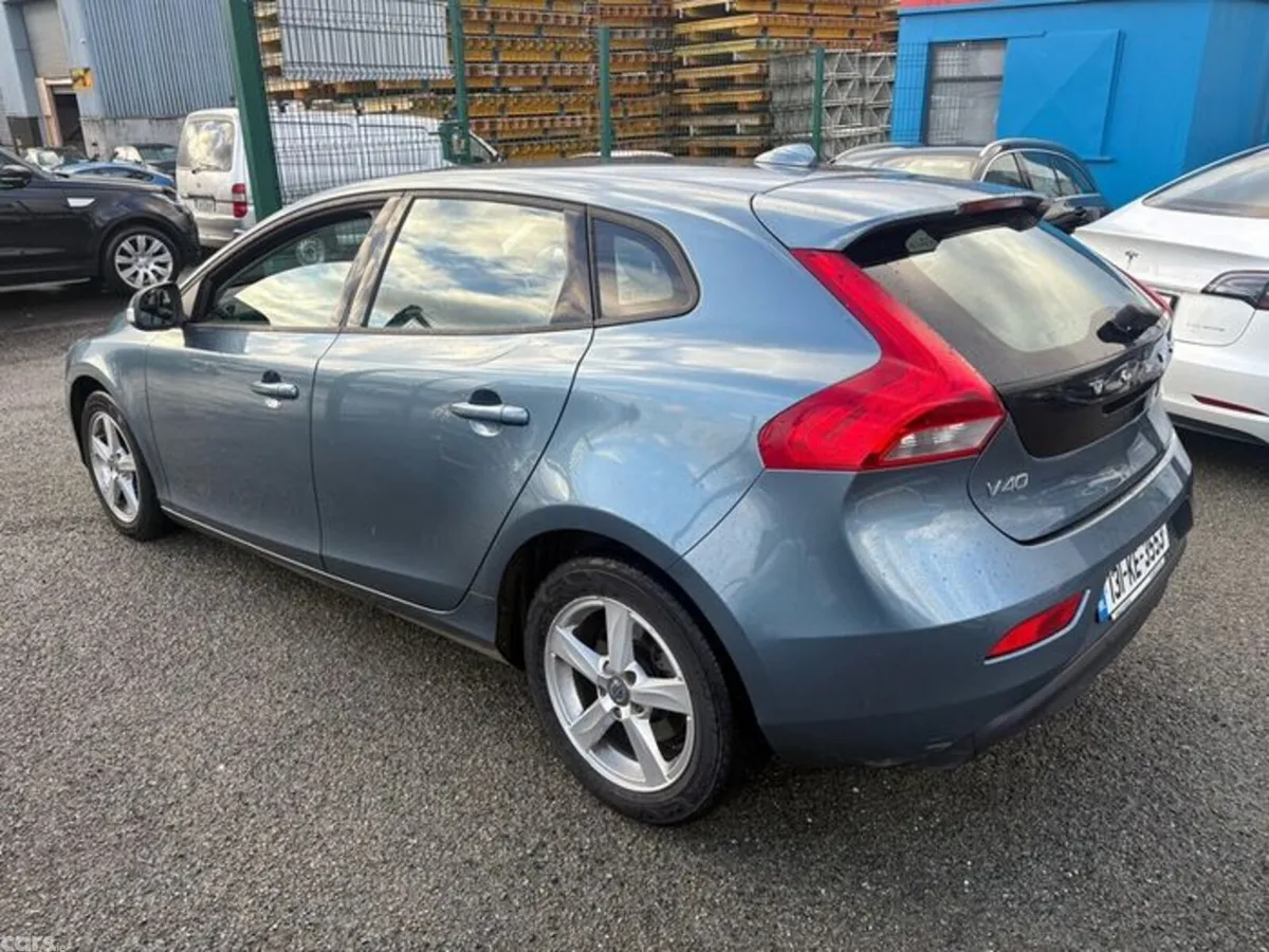 Volvo V40 Hatchback, Diesel, 2013, Blue