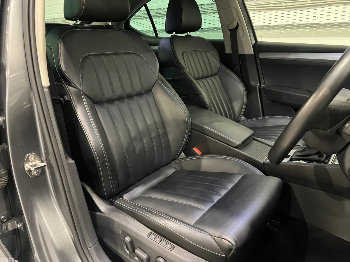 Skoda Superb Hatchback, Diesel, 2024, Grey