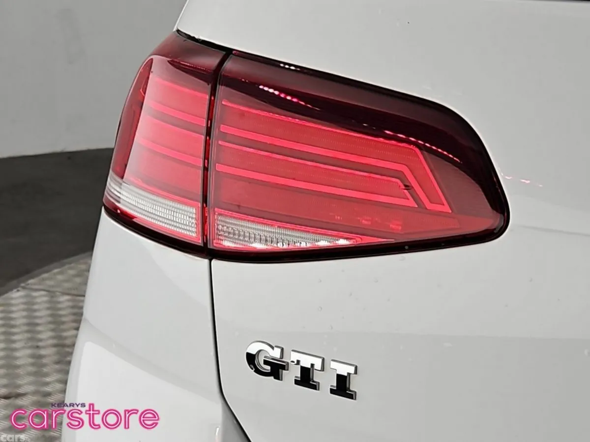 Volkswagen Golf Hatchback, Petrol, 2018, White