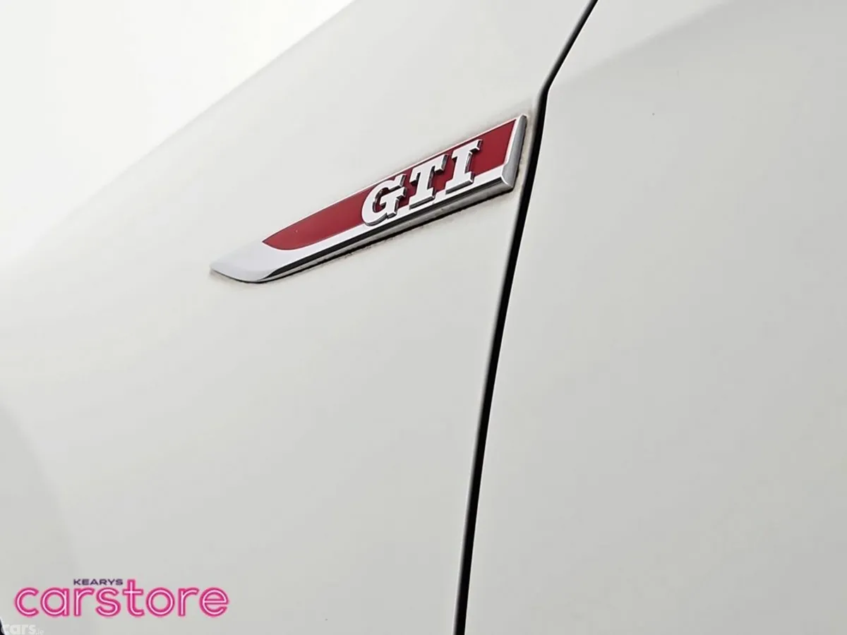 Volkswagen Golf Hatchback, Petrol, 2018, White