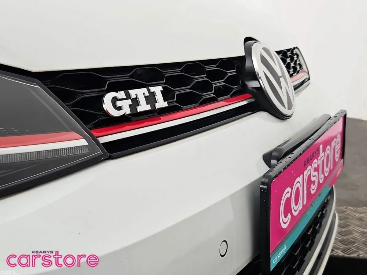 Volkswagen Golf Hatchback, Petrol, 2018, White