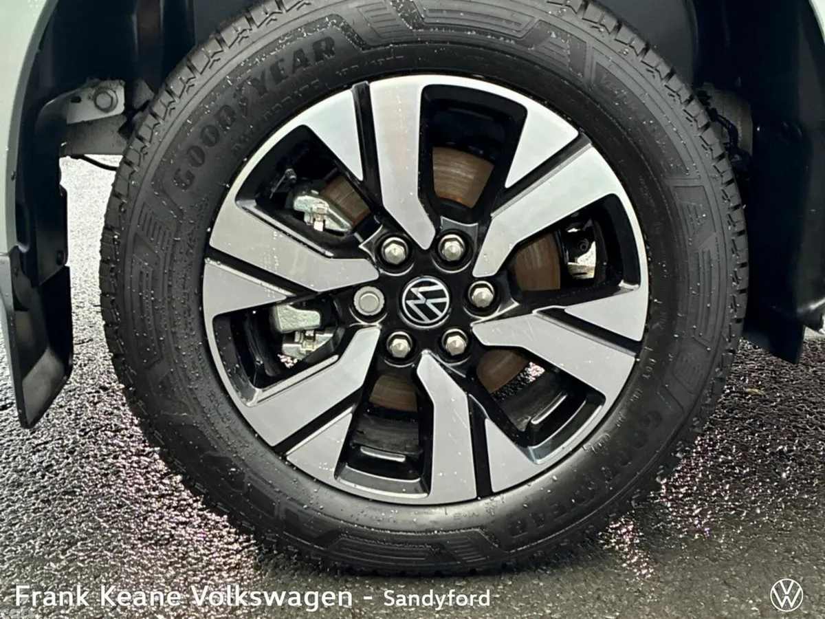 Volkswagen Caravelle MPV, Electric, 2026, Grey