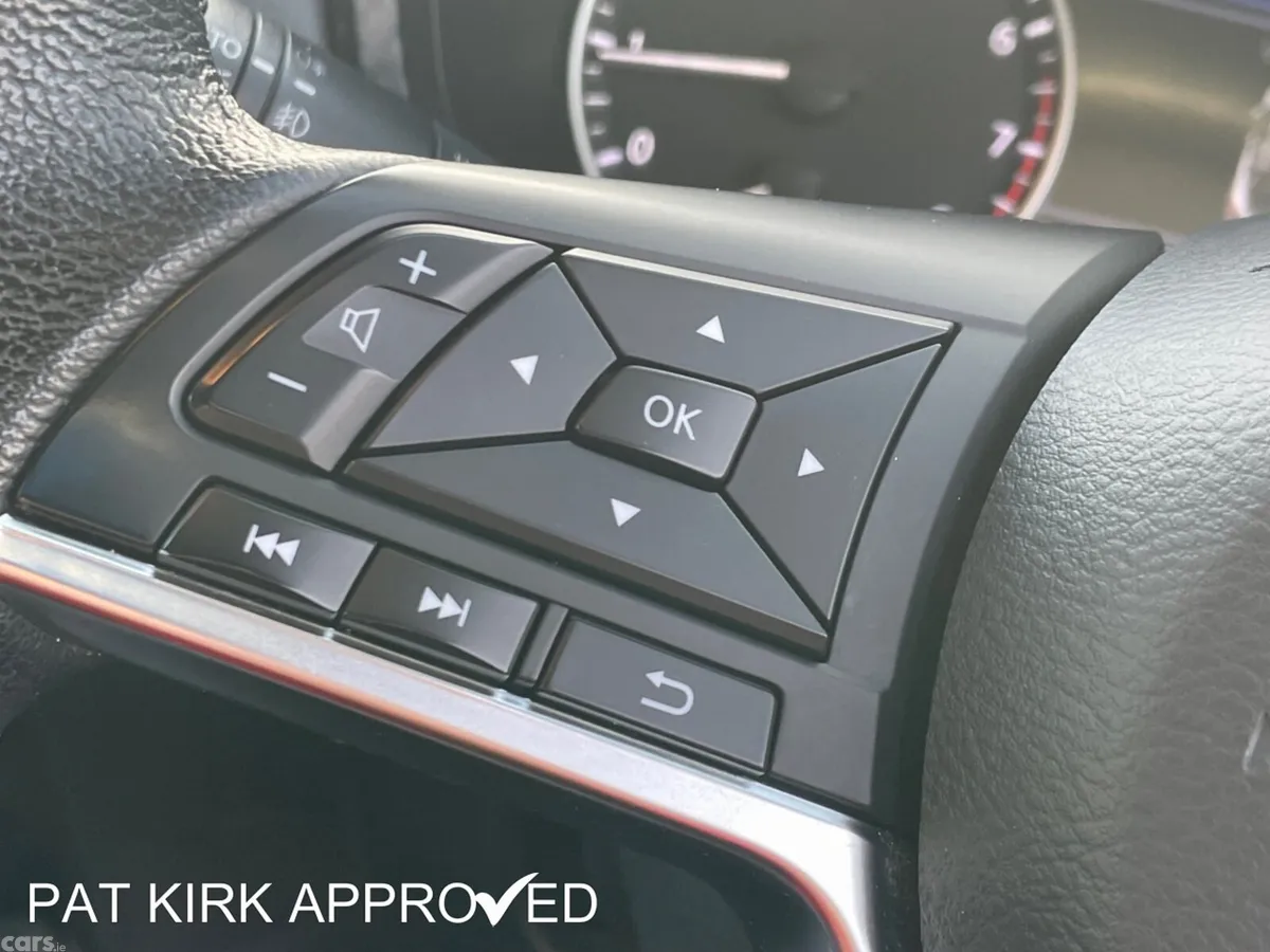 Nissan Juke Hatchback, Petrol, 2021, Red