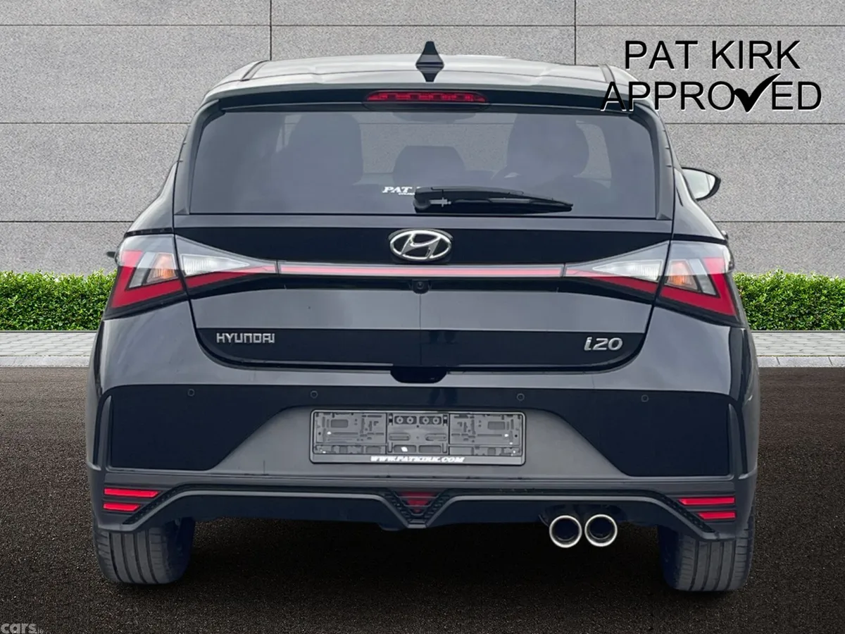 Hyundai i20 Hatchback, Petrol, 2022, Black