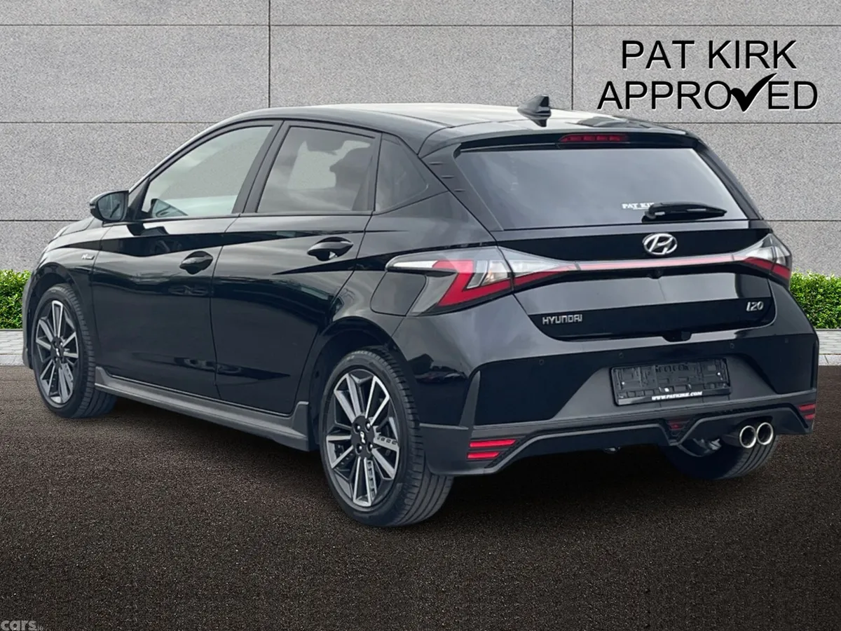 Hyundai i20 Hatchback, Petrol, 2022, Black
