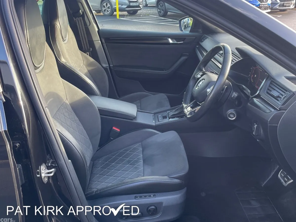 Skoda Superb Hatchback, Diesel, 2024, Black