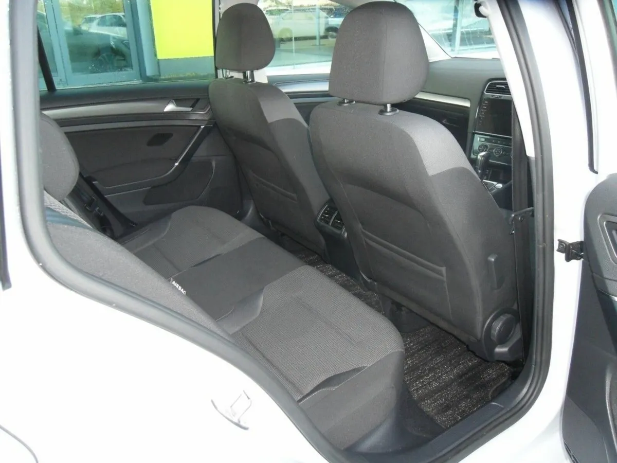 Volkswagen Golf Estate, Petrol, 2017, White