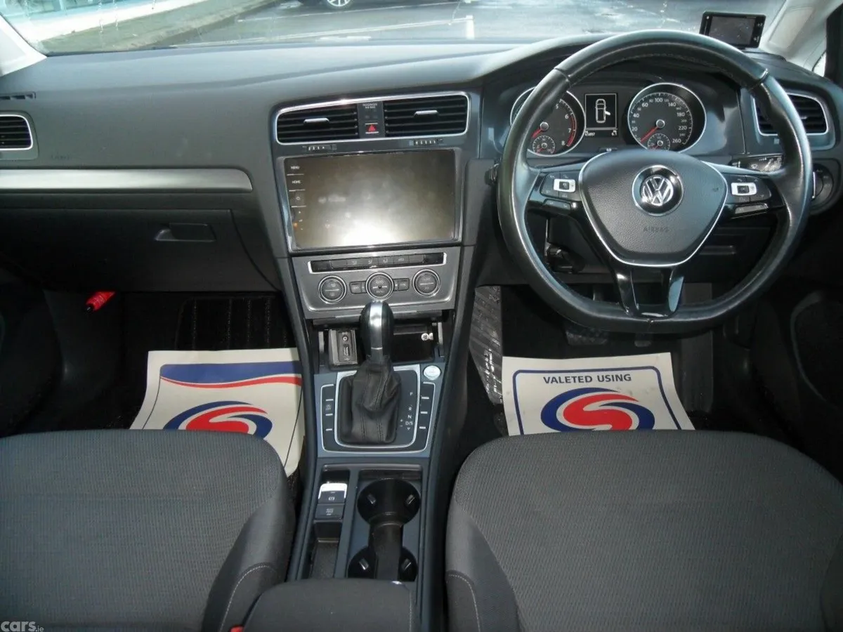 Volkswagen Golf Estate, Petrol, 2017, White