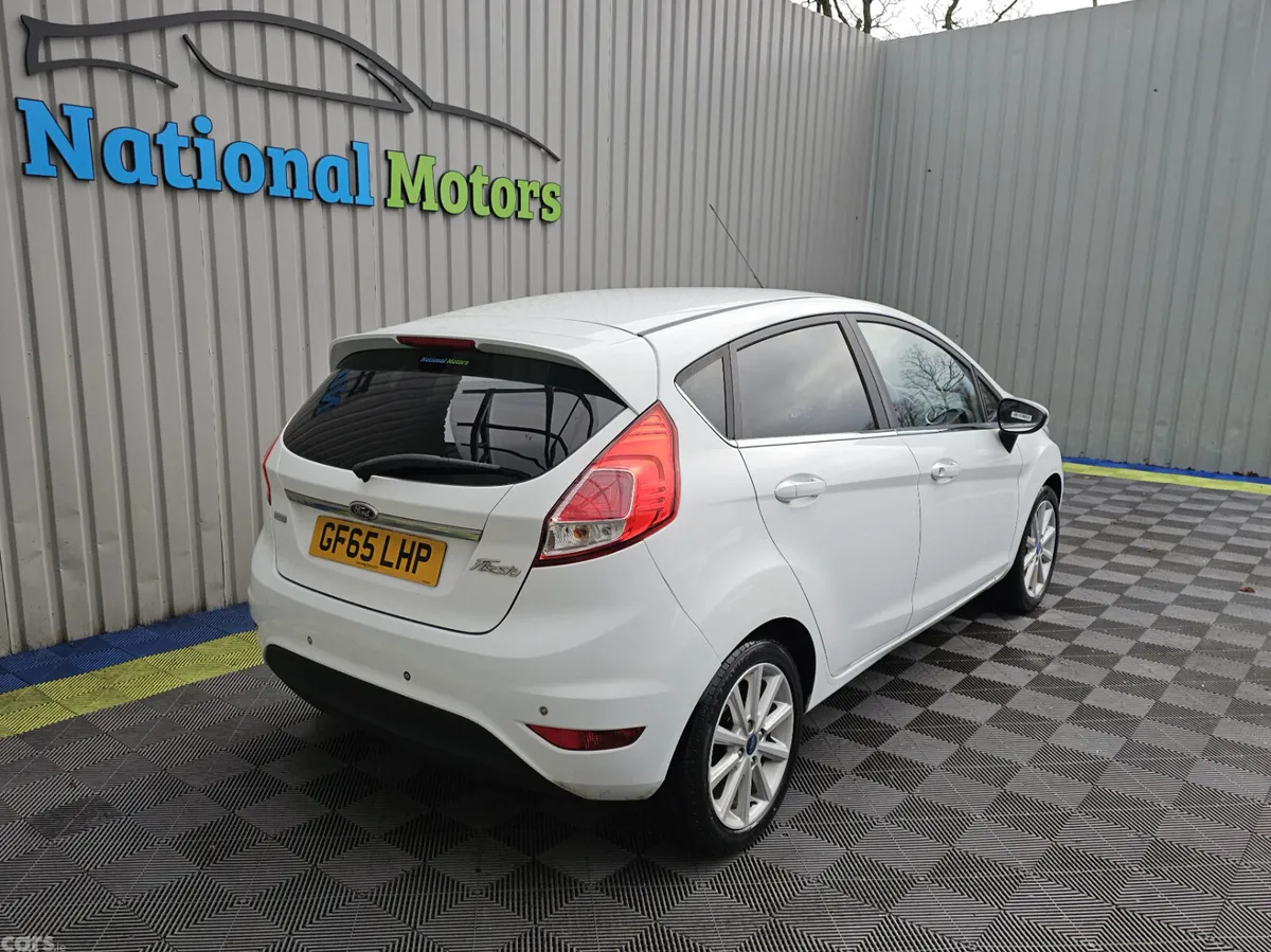 Ford Fiesta Hatchback, Petrol, 2015, White