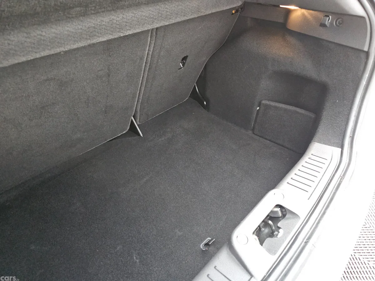 Ford Fiesta Hatchback, Petrol, 2015, White