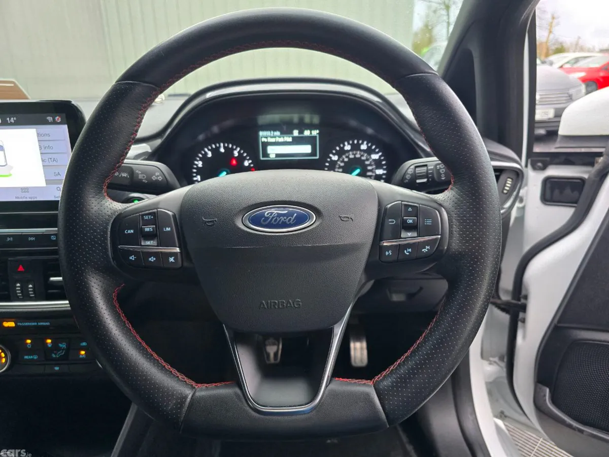 Ford Fiesta Hatchback, Petrol, 2019, White
