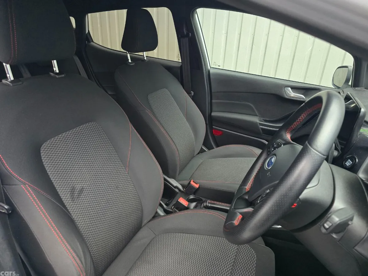 Ford Fiesta Hatchback, Petrol, 2019, White