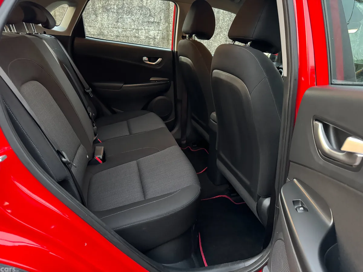 Hyundai KONA Hatchback, Petrol Hybrid, 2022, Red