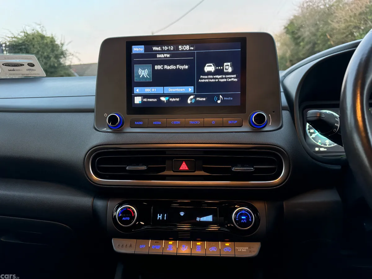 Hyundai KONA Hatchback, Petrol Hybrid, 2022, Red