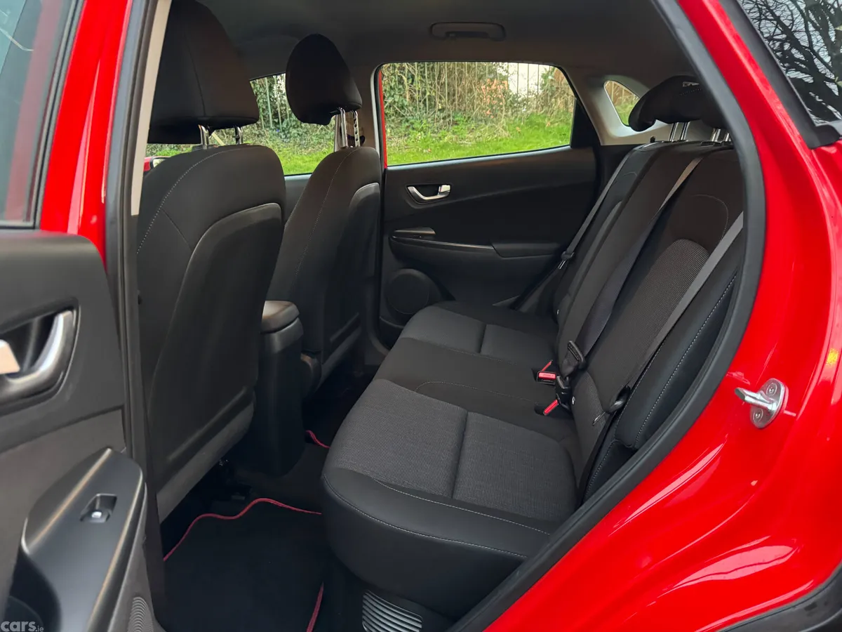 Hyundai KONA Hatchback, Petrol Hybrid, 2022, Red