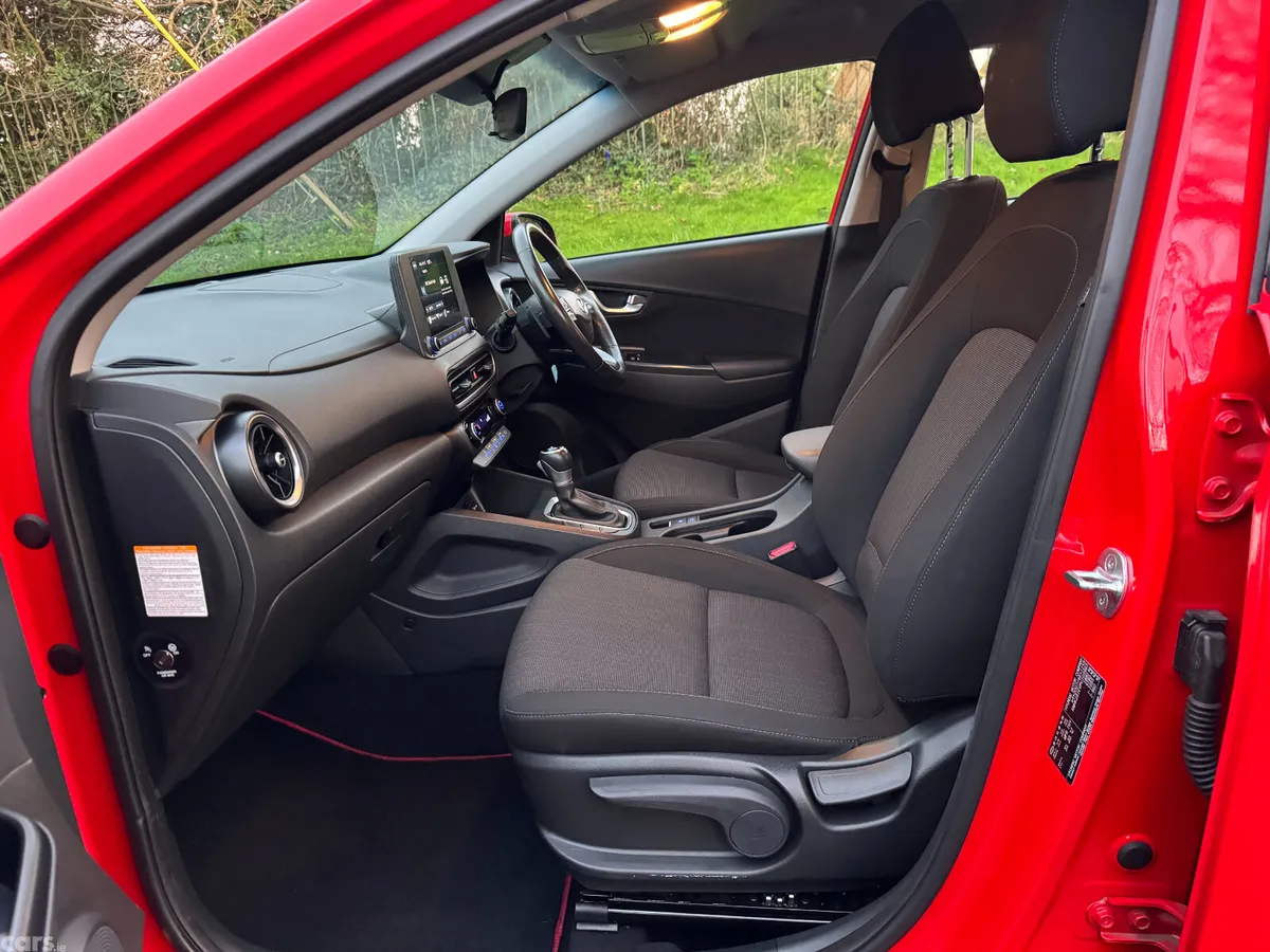 Hyundai KONA Hatchback, Petrol Hybrid, 2022, Red