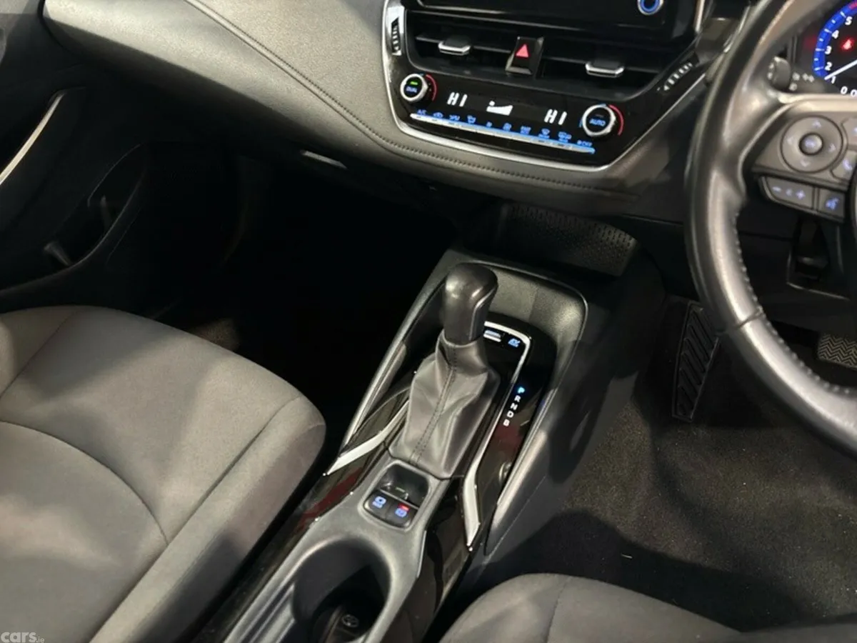 Toyota Corolla Saloon, Petrol Hybrid, 2021, Grey