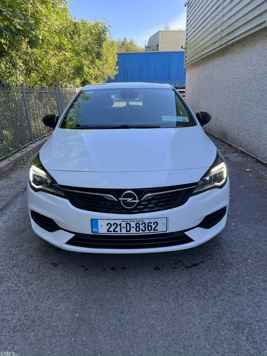 Opel Astra Hatchback, Diesel, 2022, White