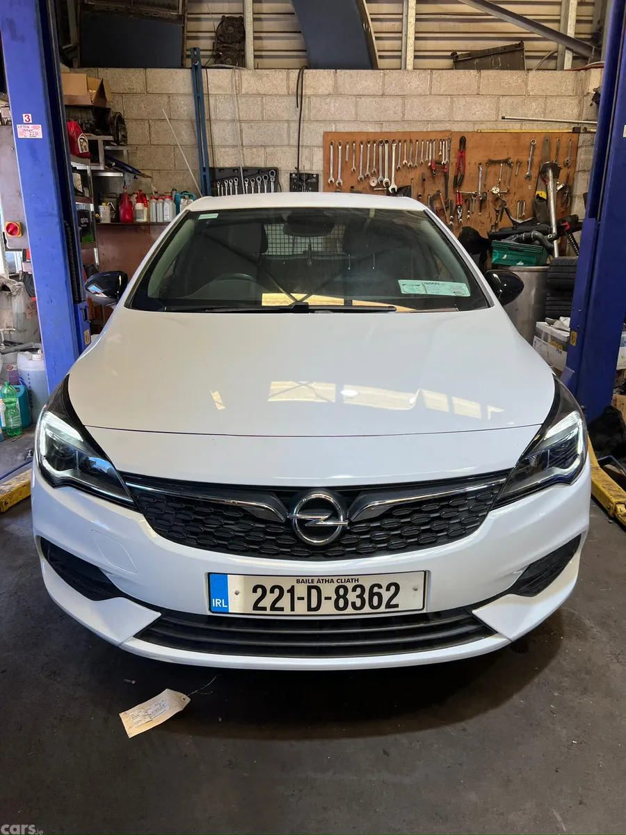 Opel Astra Hatchback, Diesel, 2022, White