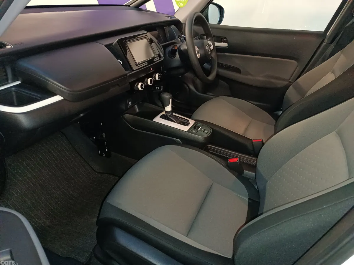 Honda Fit Hatchback, Petrol, 2020, White