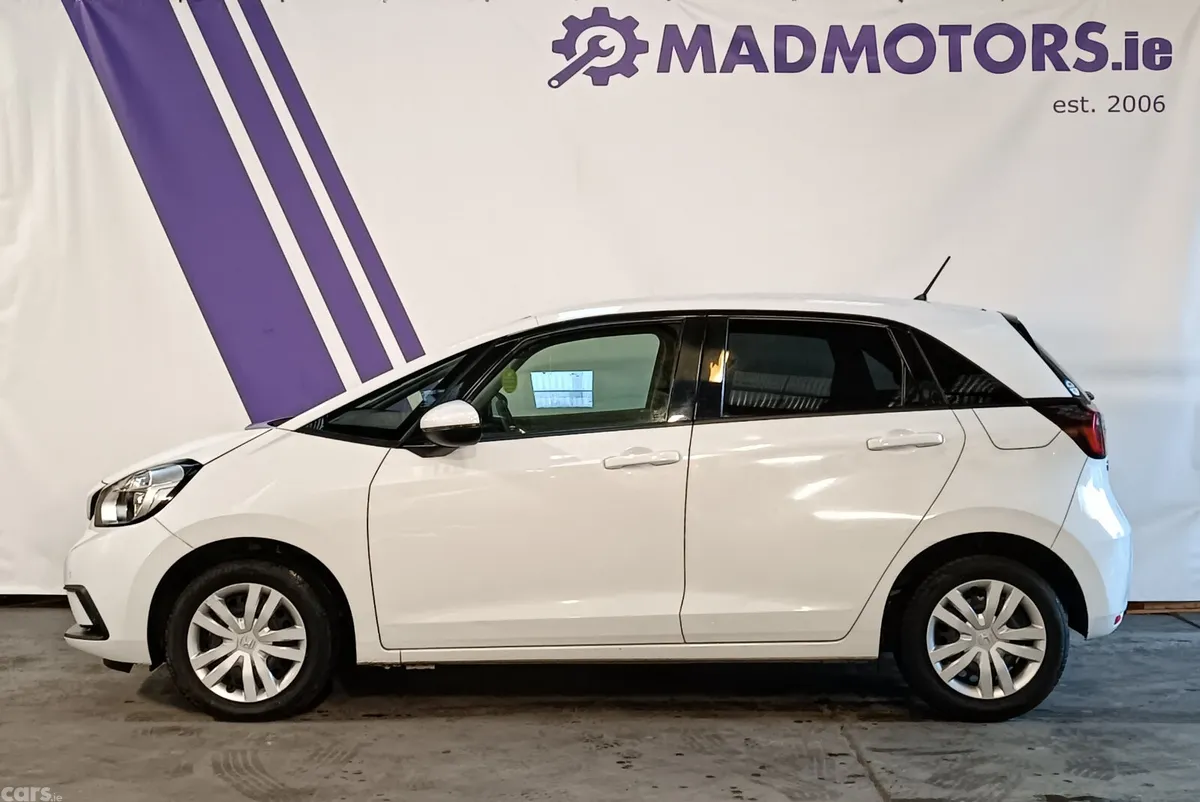 Honda Fit Hatchback, Petrol, 2020, White