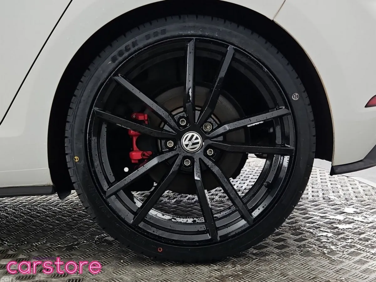 Volkswagen Golf Hatchback, Petrol, 2018, White