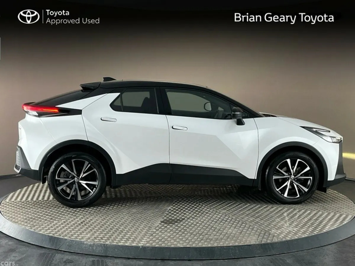 Toyota C-HR SUV, Petrol Hybrid, 2025, White