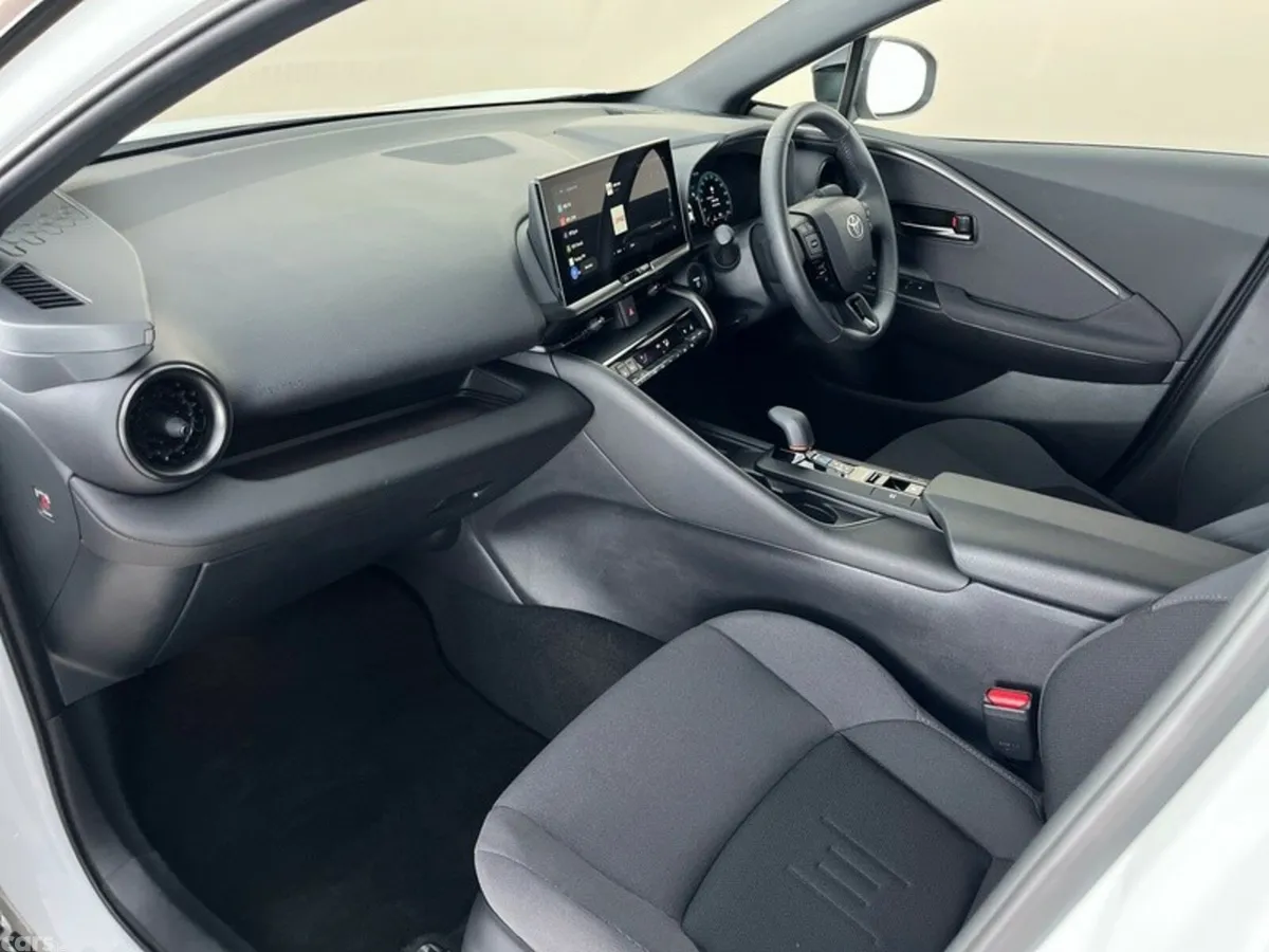 Toyota C-HR SUV, Petrol Hybrid, 2025, White