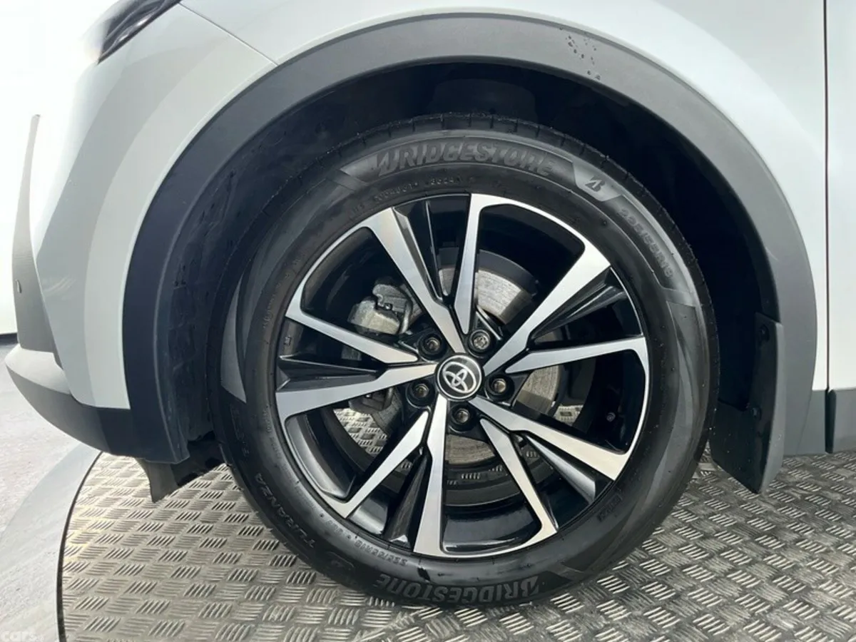Toyota C-HR SUV, Petrol Hybrid, 2025, White