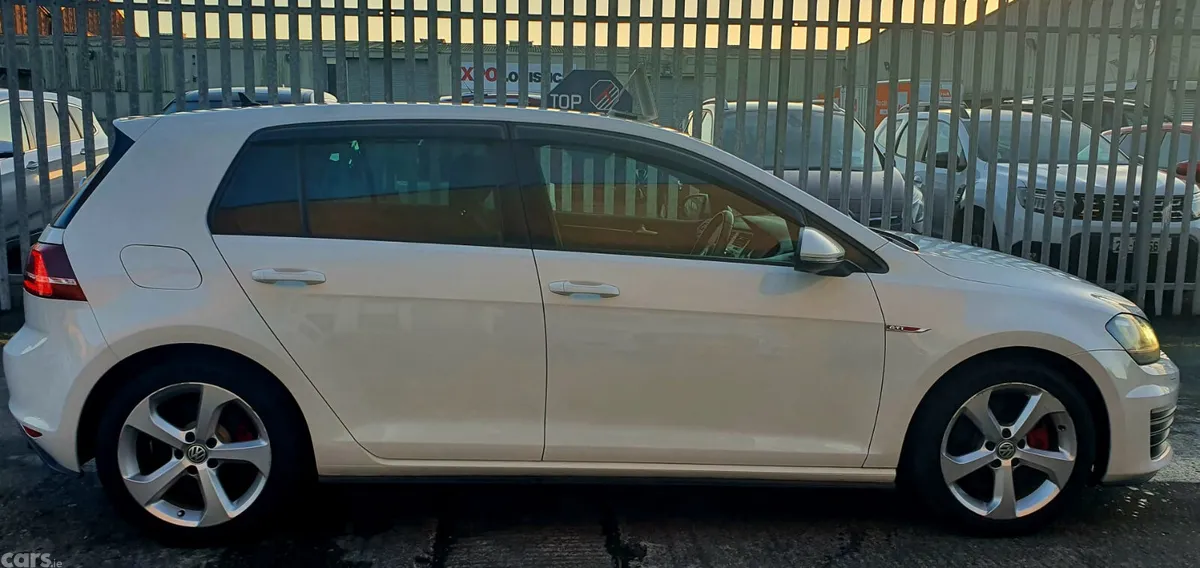 Volkswagen Golf Hatchback, Petrol, 2017, White
