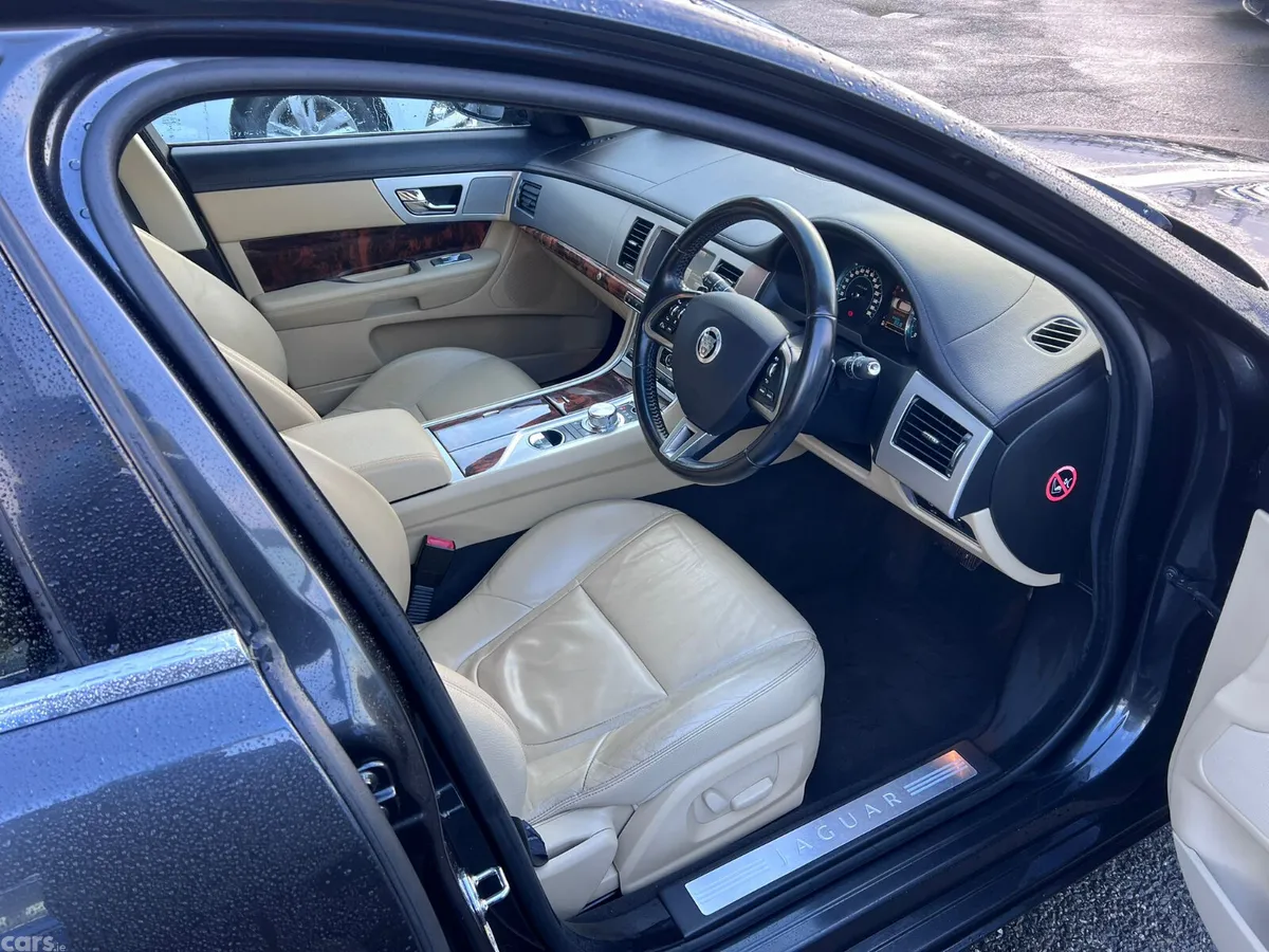 Jaguar XF Estate, Diesel, 2013, Grey