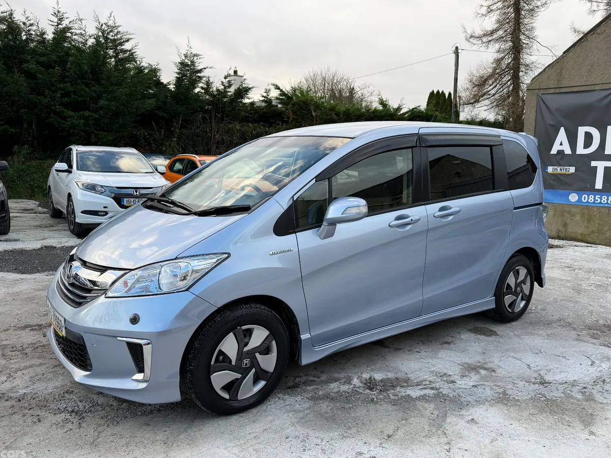 Honda Freed MPV, Petrol Hybrid, 2016, Blue