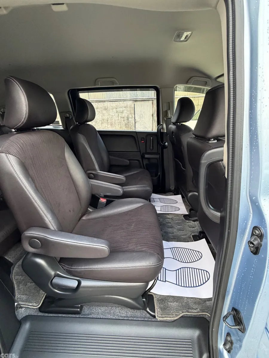 Honda Freed MPV, Petrol Hybrid, 2016, Blue