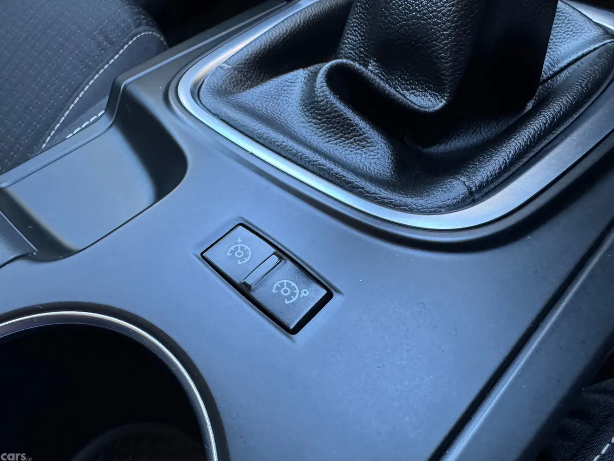 Renault Megane Saloon, Petrol, 2019, White