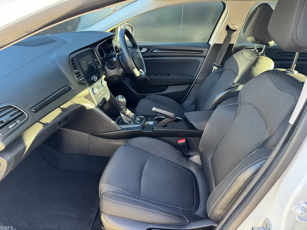 Renault Megane Saloon, Petrol, 2019, White