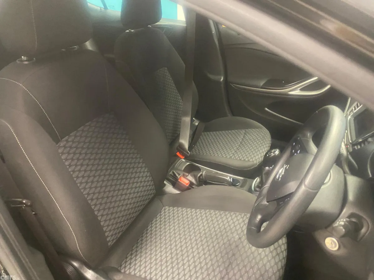 Opel Astra Hatchback, Diesel, 2021, Black